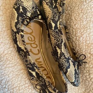 Sam Edelman snake skin flats! Great condition